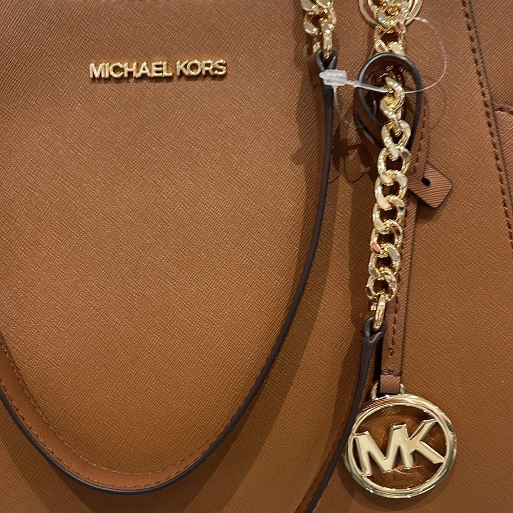Michael Kors MICHAEL KORS 
Jet Set Large Saffiano Leather Shoulder Tote Bag

NWT - Picture 15 of 16